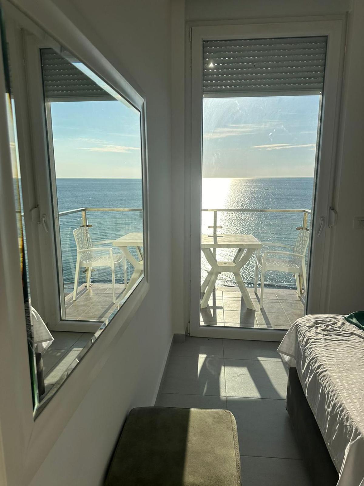 Deluxe Apartments With Balcony Shëngjin Екстериор снимка