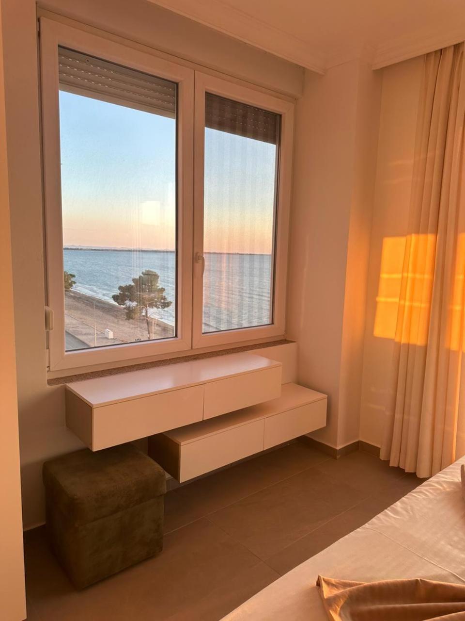 Deluxe Apartments With Balcony Shëngjin Екстериор снимка