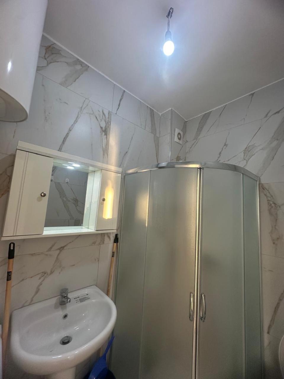 Deluxe Apartments With Balcony Shëngjin Екстериор снимка